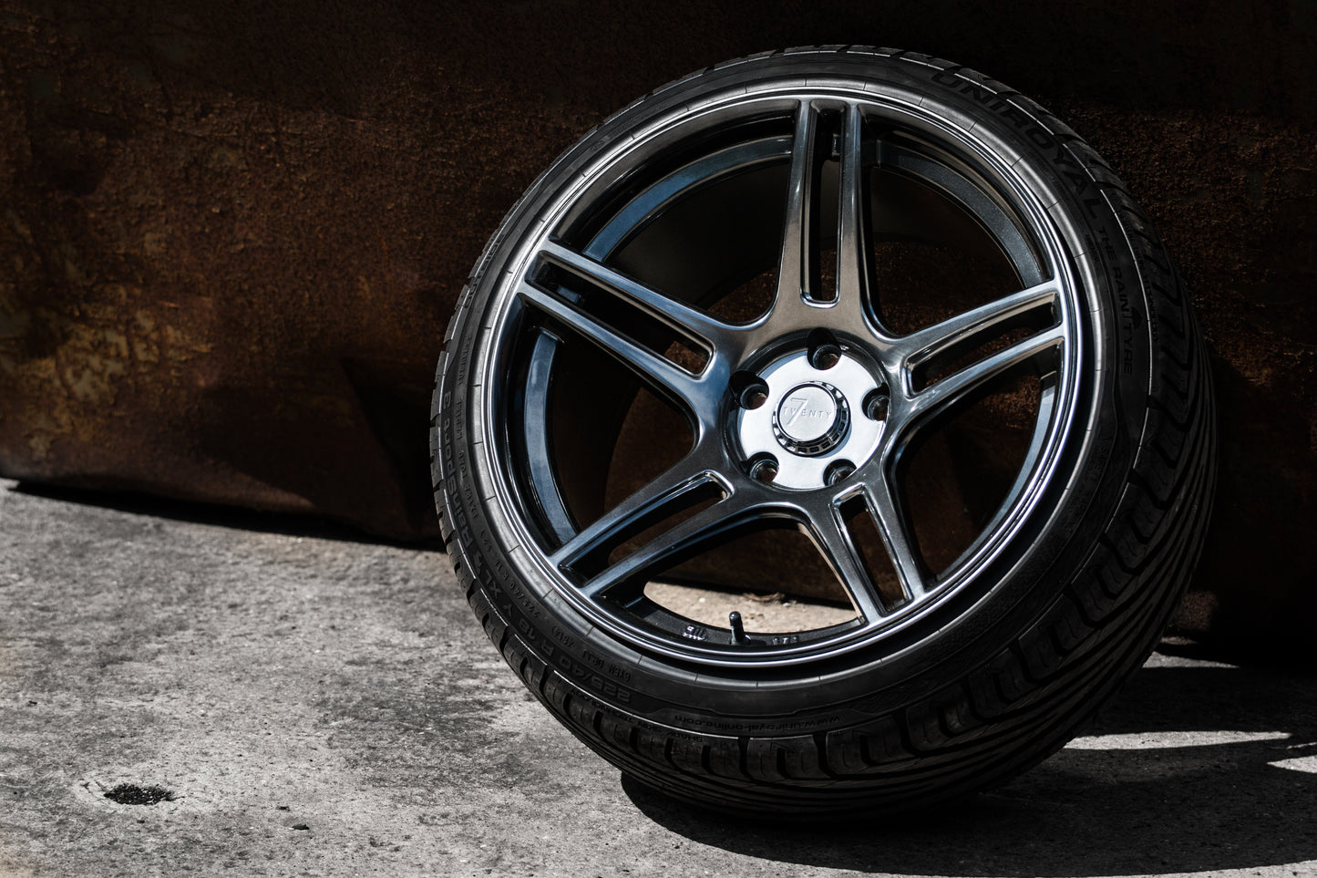 https://cdn.shopify.com/s/files/1/0869/7852/files/Style46HyperBlackwheelandTyre.jpg?v=1767957924
